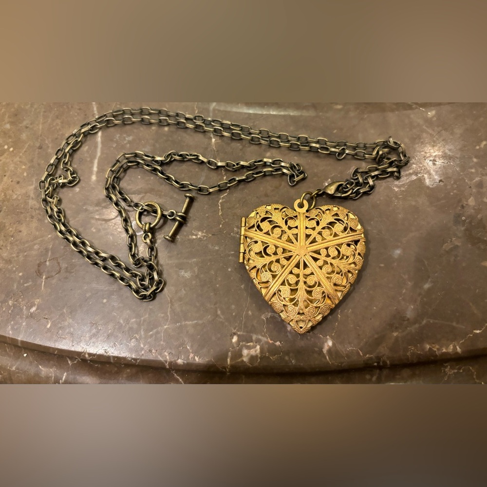 METAL Heart Locket Style Pendant Antique Look Metal Paperclip Chain 18” Necklace